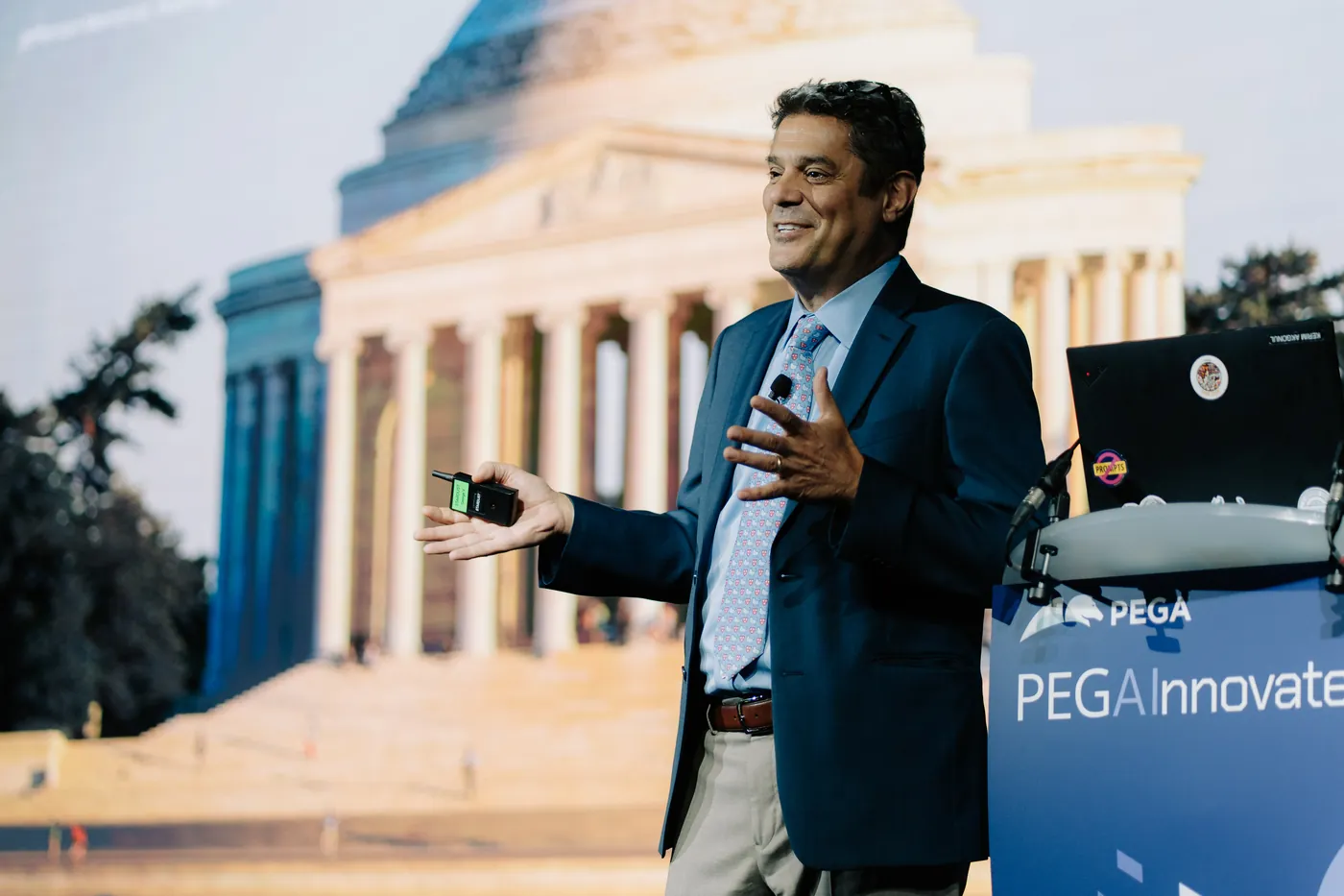Kerim Akgonul, Chief Product Officer de Pega, en keynote à PEGAInnovate Paris 2026